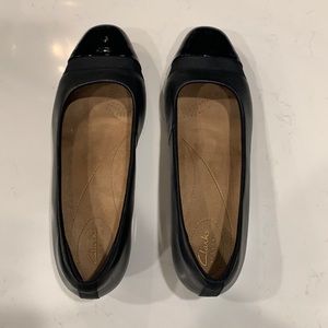 Clarks women’s 9 1/2 Black dress shoes